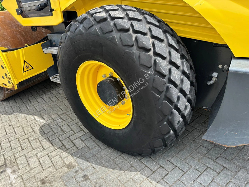 Jordstamper Bomag BW 213 D-5 Single drum...