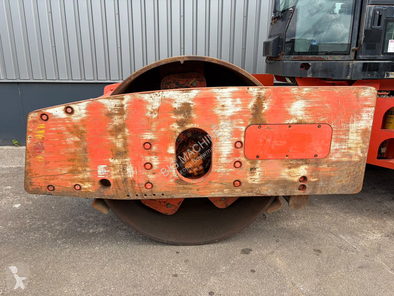 مدحلة Caterpillar CS74