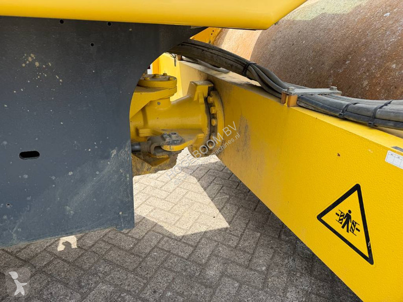 Zhutňovač Bomag H4