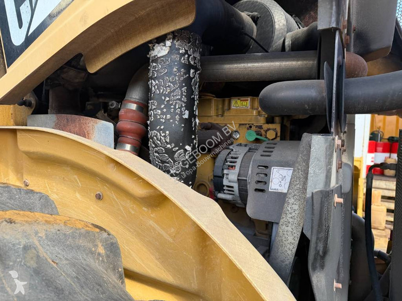 Дорожный каток Caterpillar CP 76