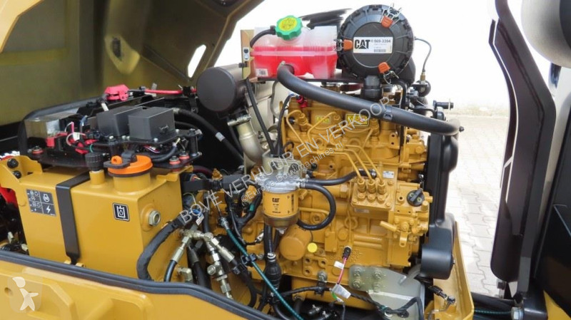 Compactador Caterpillar CB2.7GC