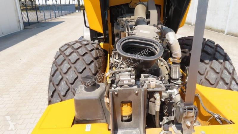 Compactador JCB VM118D