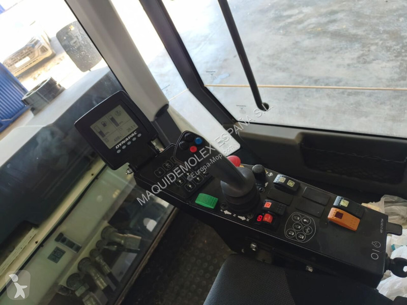 Walec Dynapac DG2300