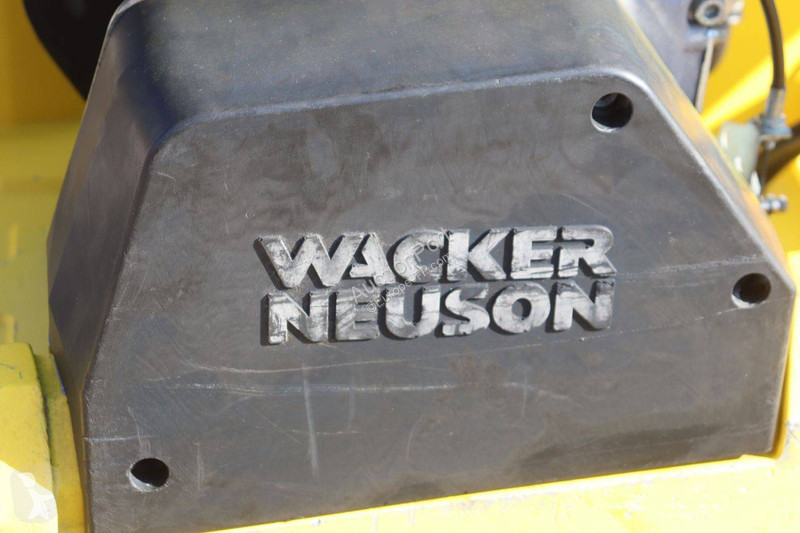 Валяк Neuson Vibroplate DPU 3060Hts