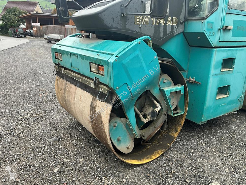 Валяк Bomag