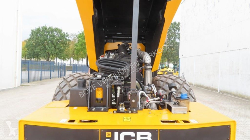 مدحلة JCB VM138D