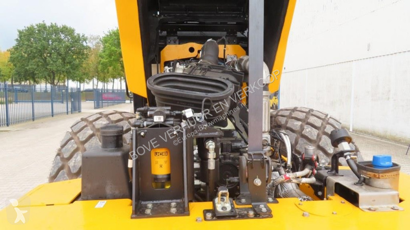 Валяк JCB VM138D