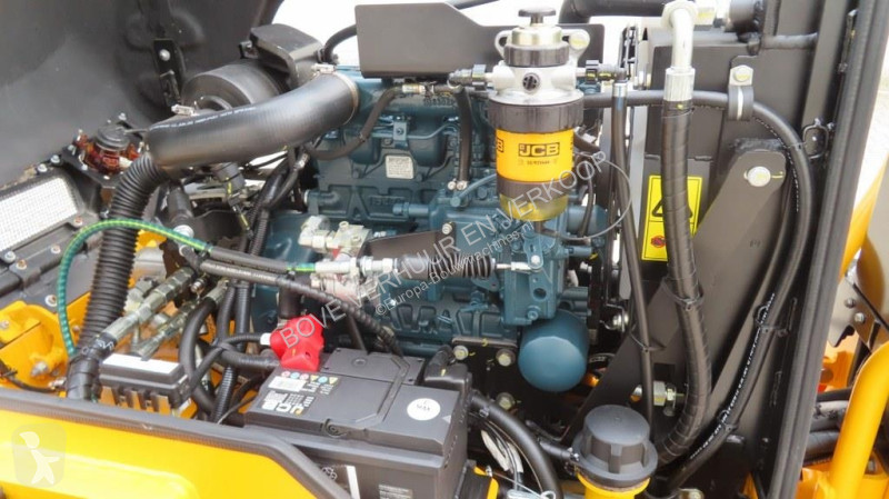 Валяк JCB