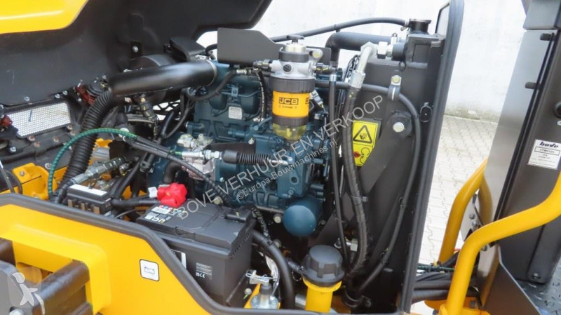 مدحلة JCB