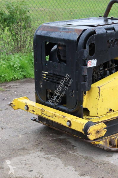 مدحلة Neuson Vibroplate DPU 100-70Le