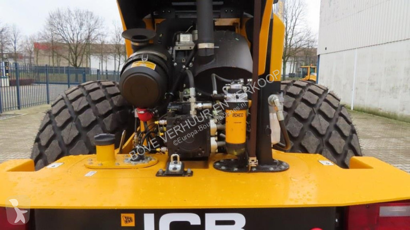 Валяк JCB VM116 D