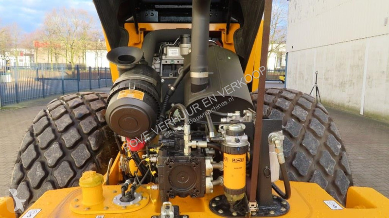 مدحلة JCB VM116 PD