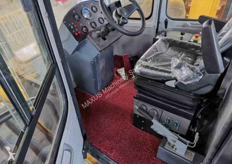 Compactador Caterpillar NOWY KOMPAKTOR MAXUS 20...