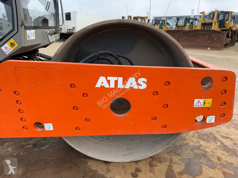Compactador Atlas (12t)
