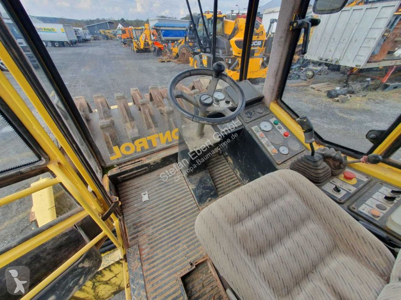 مدحلة Bomag BW 225 D-3 / 2001 / nur 3.824h! /...