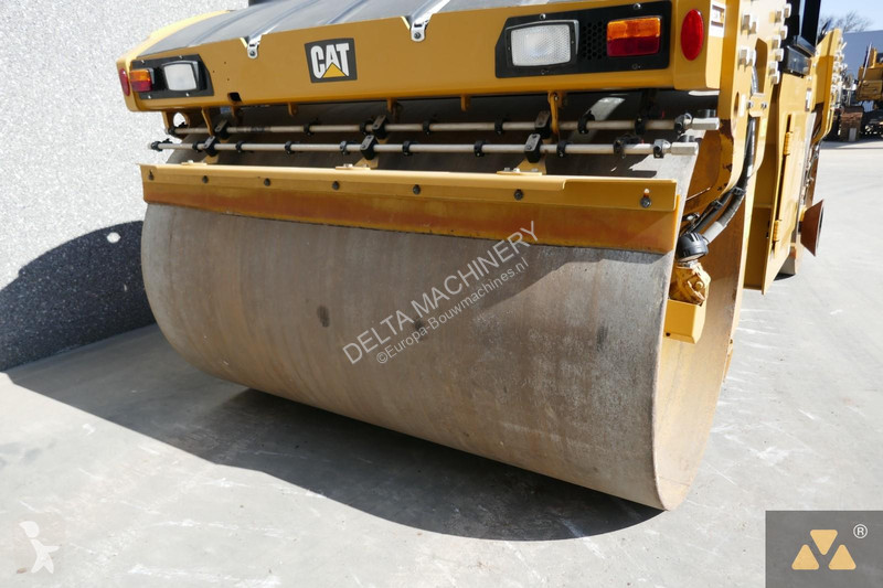 Compactor Caterpillar CB13