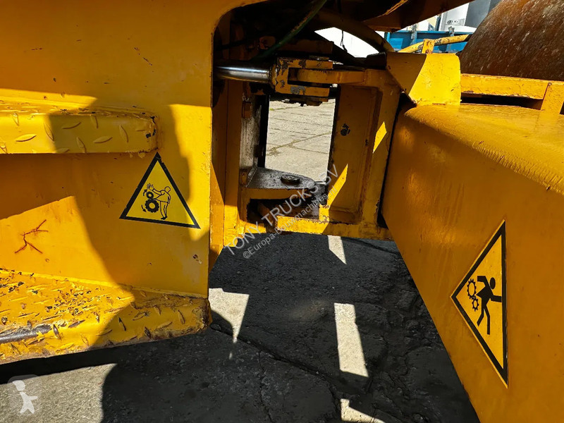 Wals  BOMAG BW 212 Wals with vibration 12T