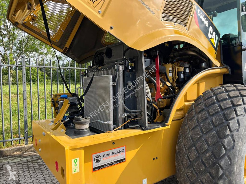 Compactador Caterpillar CS66 roller demo with...