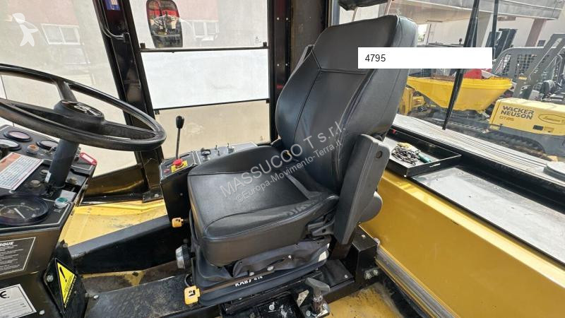 Compactador Caterpillar PS-300B