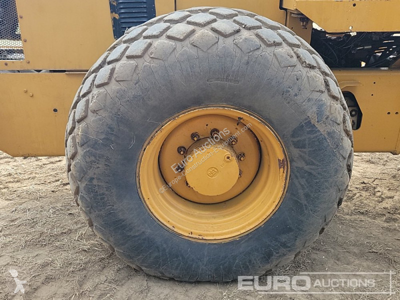 Compactador Caterpillar CS553E