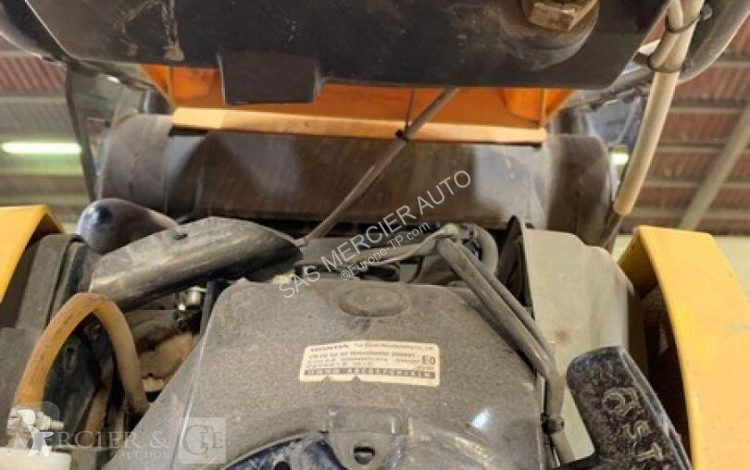 Compactor Bomag pilonneuse essence
