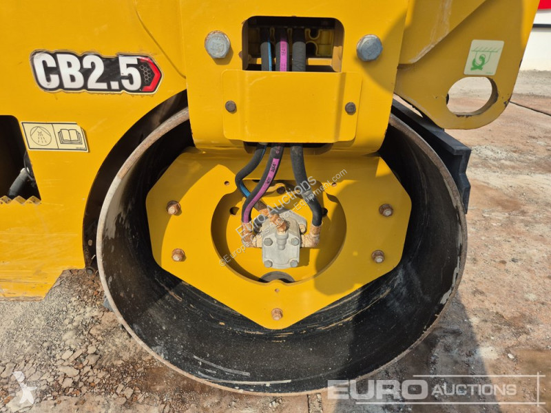 Compactador Caterpillar CB2.5