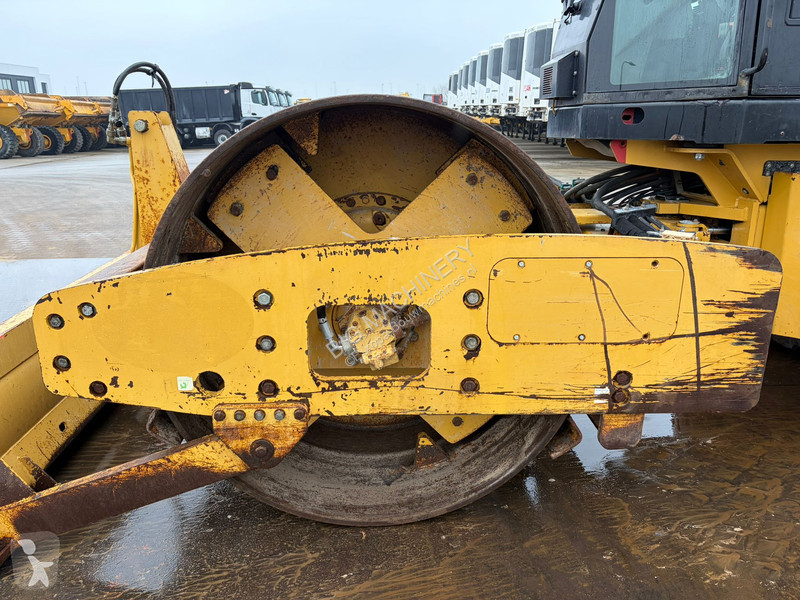 Jordstamper Caterpillar CS563E
