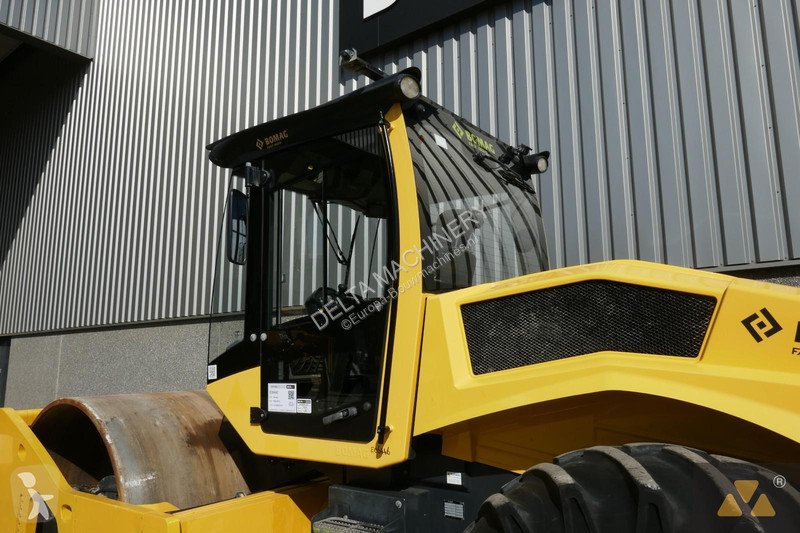 مدحلة Bomag