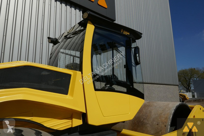 مدحلة Bomag BW226-5CL