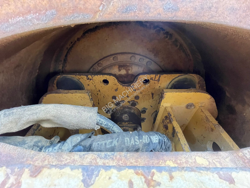 Walec Caterpillar CP64