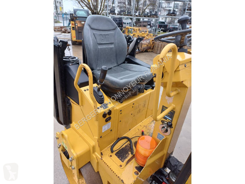Zhutňovač Caterpillar CB 1.8