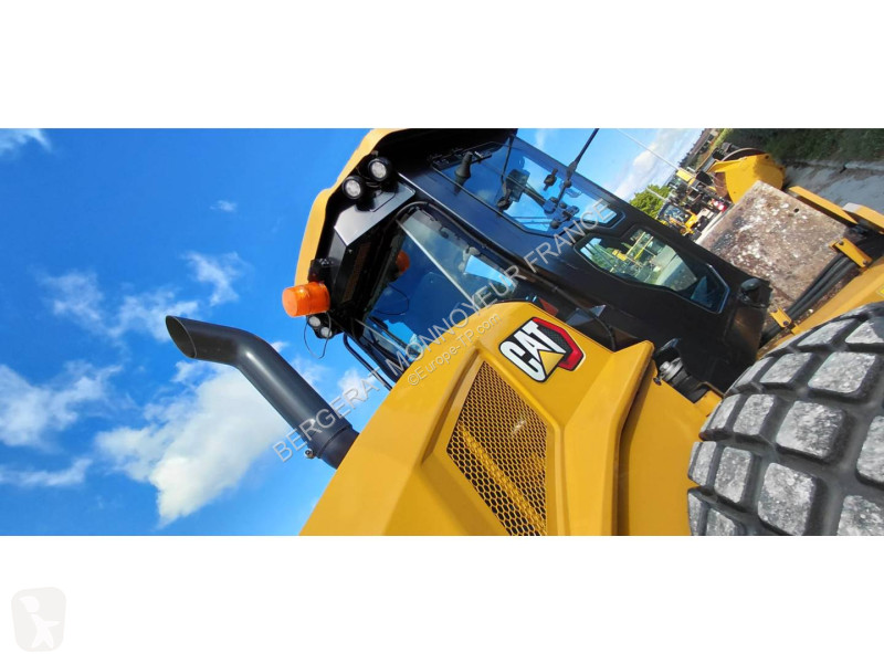 Zhutňovač Caterpillar CS10GC
