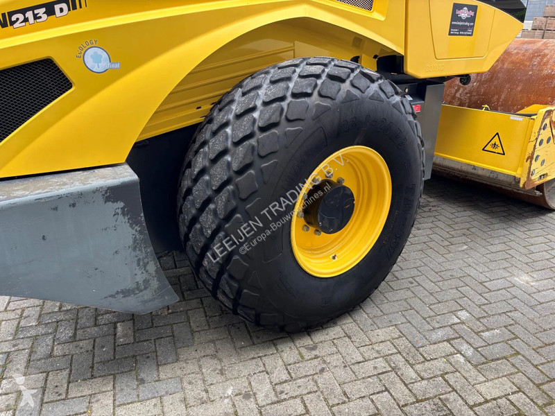 Zhutňovač Bomag BW 213 D-5 Single drum roller....