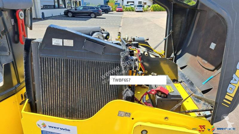 مدحلة Bomag AD5