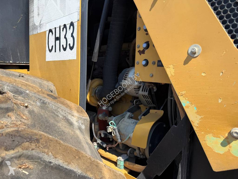 Zhutňovač Caterpillar CP 533 E