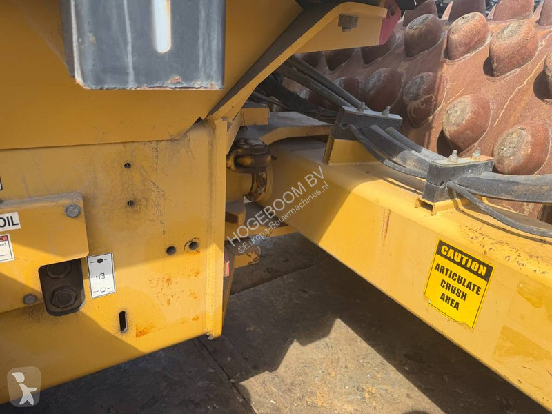 مدحلة Caterpillar CP 76