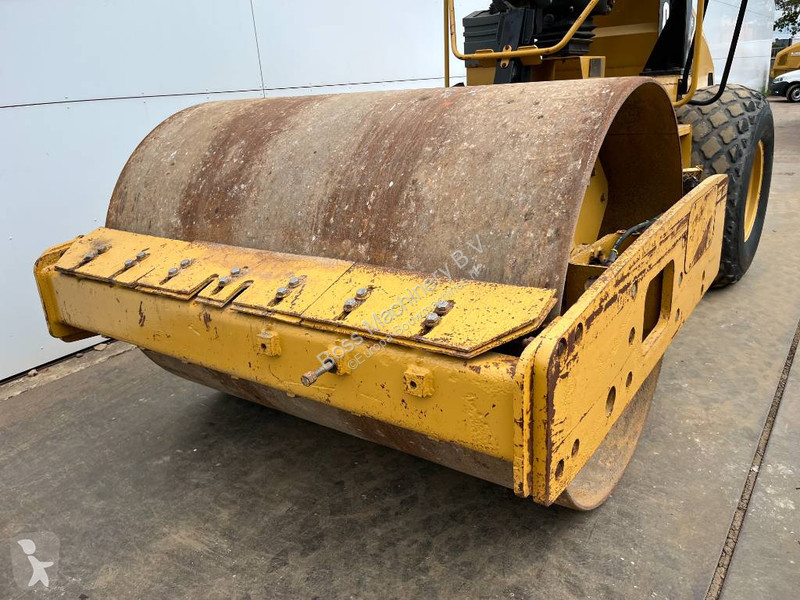 مدحلة Caterpillar CS533E - Good Overall Condition