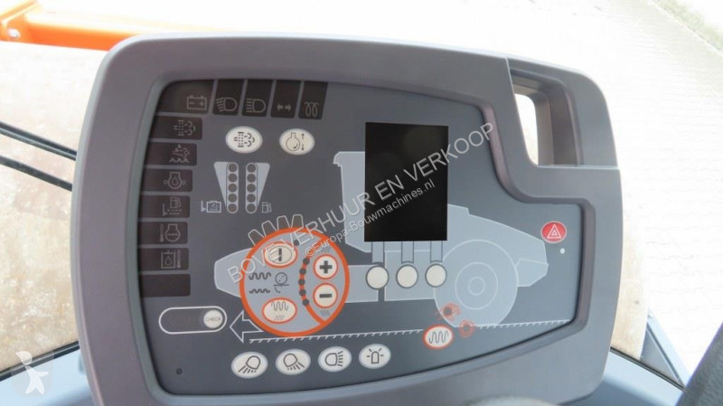 Compactador Hamm HC120i