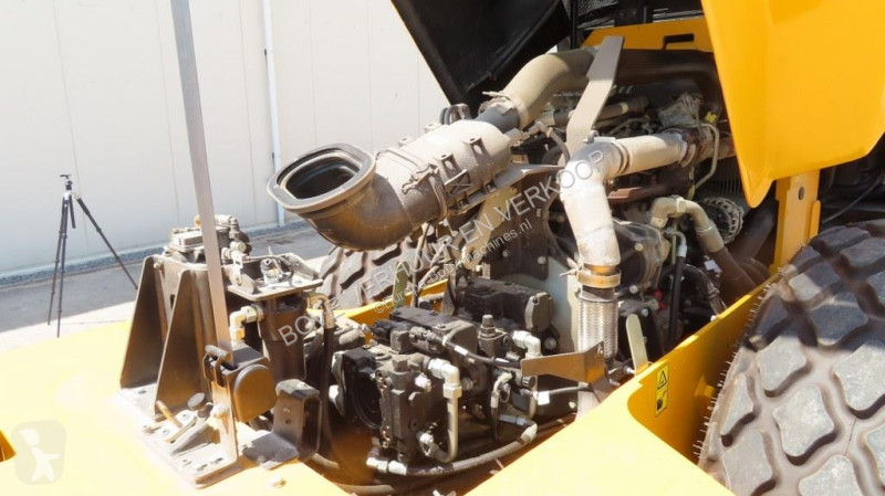 Compactador JCB VM118D