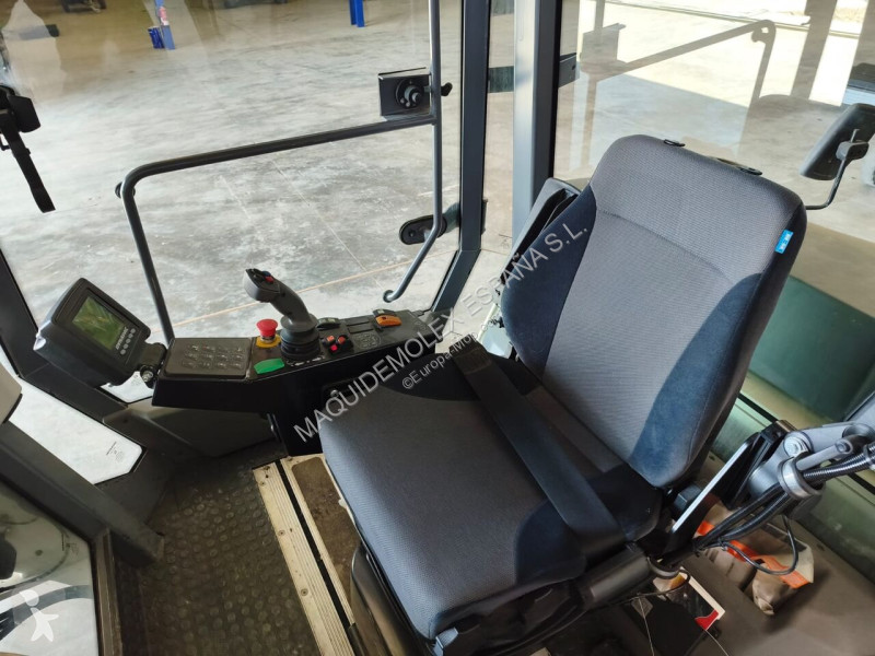 Walec Dynapac DG2300