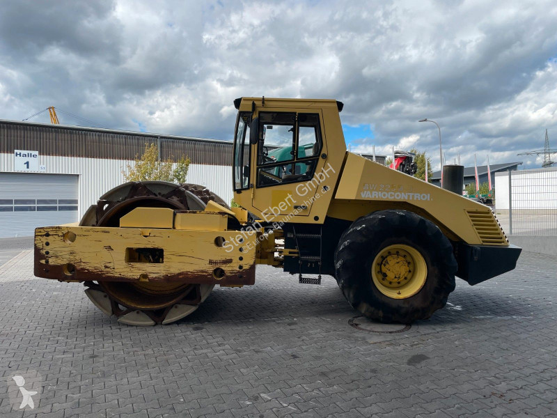 Compactador Bomag BW 225 D-3 / 2001 / nur...