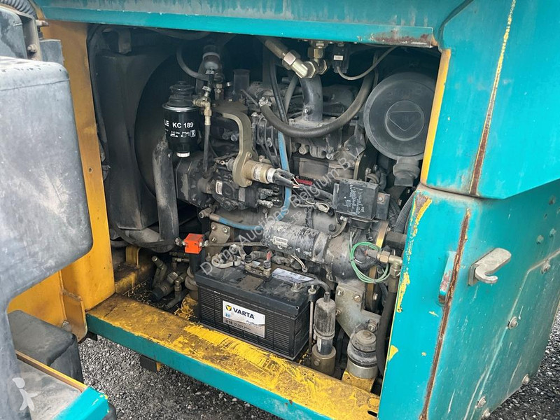 Валяк Bomag