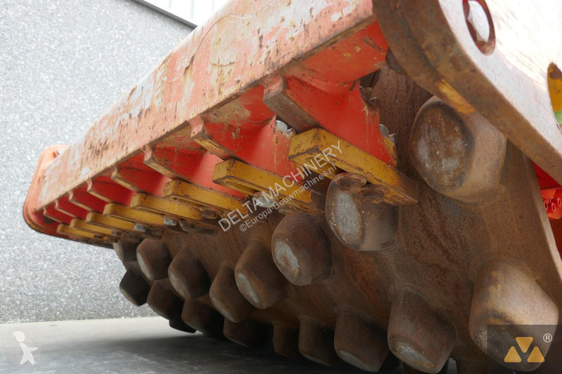 Compacteur Caterpillar