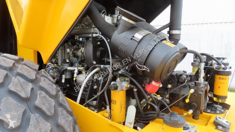 Валяк JCB VM116 D