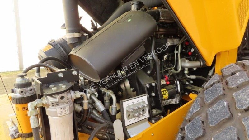 مدحلة JCB VM116 PD