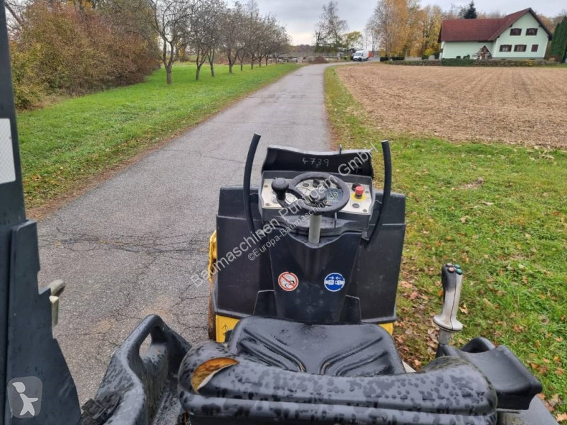 Zhutňovač Bomag AD5