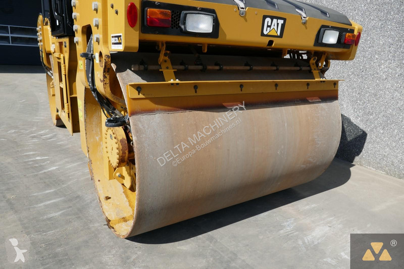 Compactador Caterpillar CB10