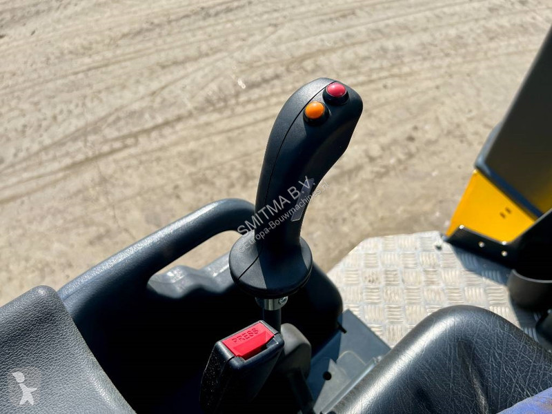 Zhutňovač Bomag BW100 AD-5