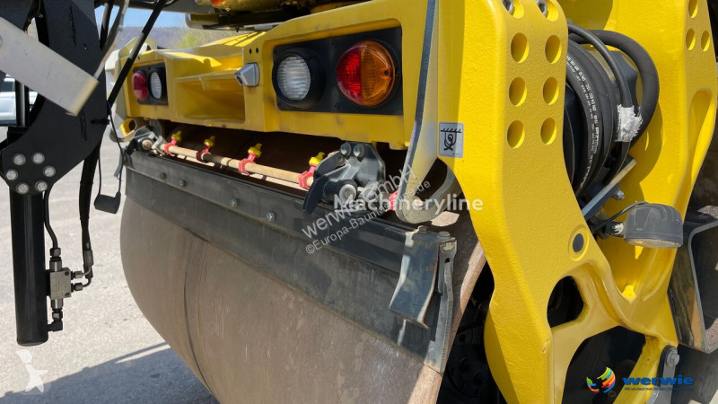 Compactador Bomag AP-4V