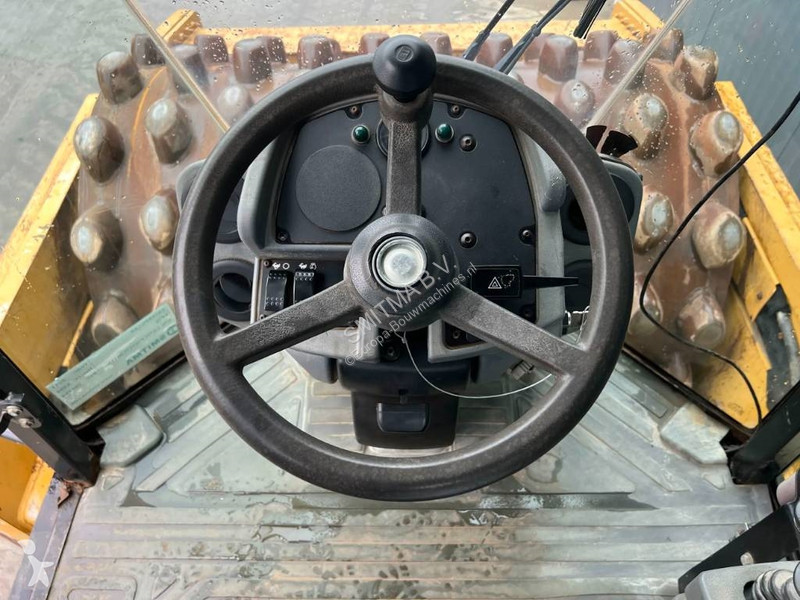 Zhutňovač Caterpillar CP76